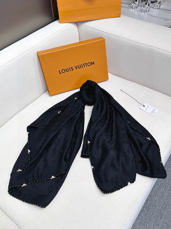 LV Scarf 140X140cm 60%真丝40%羊毛 E022807
